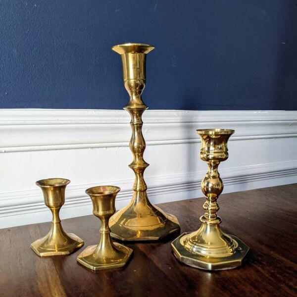 Candelabros de latón vintage, Juego de velas, Candelabros de latón, Latón vintage, Candelabros vintage, Juego de velas de latón, MCM, Footed