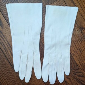 Vintage Gloves, Leather Gloves, Costume Gloves, Ladies Gloves, White Gloves, White Leather Gloves, Woodstock, 50s Gloves, 60s Gloves image 4