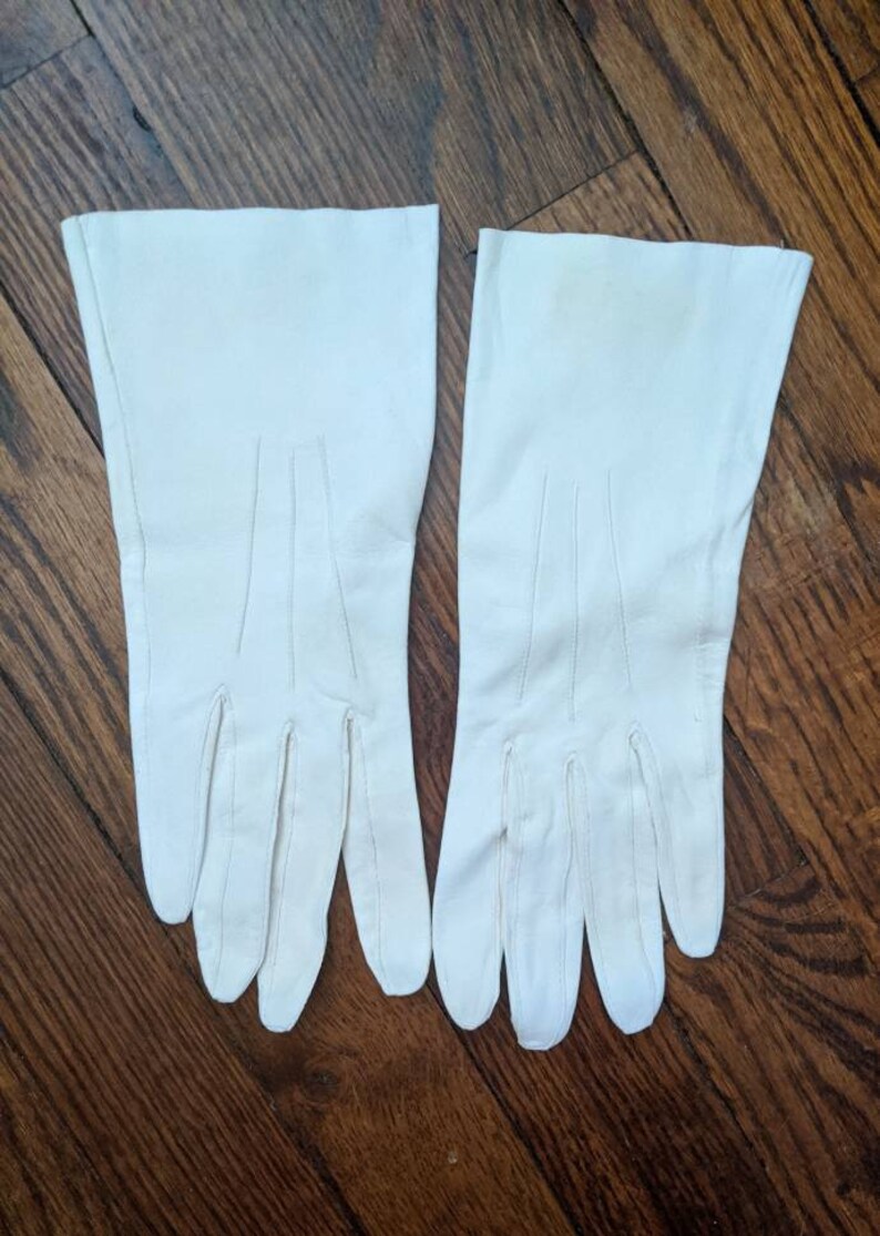 Vintage Gloves, Leather Gloves, Costume Gloves, Ladies Gloves, White Gloves, White Leather Gloves, Woodstock, 50s Gloves, 60s Gloves image 4