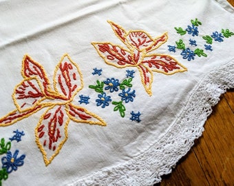 Vintage Embroidered Pillowcase, Vintage Linens, Pillowcase, Guestroom, Farmhouse, Embroidered, Floral Pillowcase, Cross Stitch