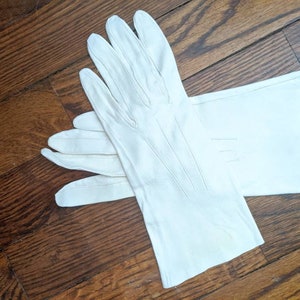 Vintage Gloves, Leather Gloves, Costume Gloves, Ladies Gloves, White Gloves, White Leather Gloves, Woodstock, 50s Gloves, 60s Gloves image 3