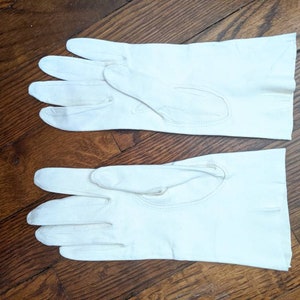 Vintage Gloves, Leather Gloves, Costume Gloves, Ladies Gloves, White Gloves, White Leather Gloves, Woodstock, 50s Gloves, 60s Gloves image 5