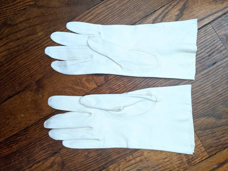 Vintage Gloves, Leather Gloves, Costume Gloves, Ladies Gloves, White Gloves, White Leather Gloves, Woodstock, 50s Gloves, 60s Gloves image 5