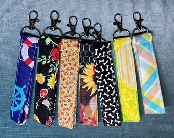 Handmade Keychain Wristlet Key Fob, Sewn Wristlet, Cute Keyholder, Keychain Holder, Car Key Fob Holder, Cotton Fabric, Cute Patterns