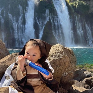 accesorio para fotos, accesorio para fotos de aplastamiento de pastel, Jedi, Star Wars, disfraz, disfraz de Jedi, fotografía, cumpleaños, atuendo de cumpleaños, cumpleaños temático,