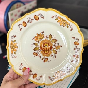 Vintage Metlox Poppytrail Plate Set of 6 – Floral Pattern, California Pottery