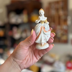 Vintage Occupied Japan Porcelain Lady Figurine
