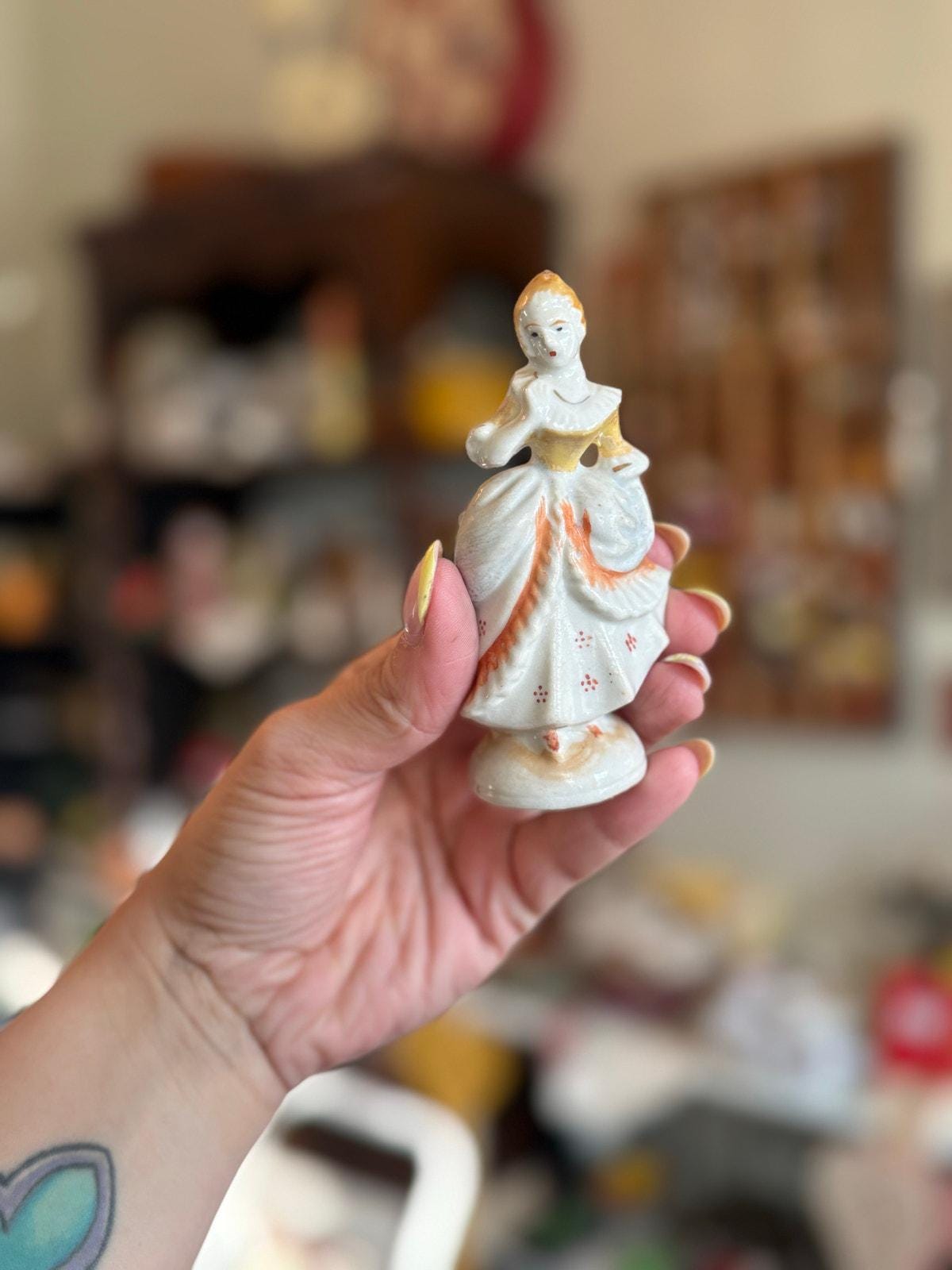 Porcelain lady figurines - Etsy 日本