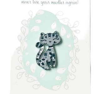 Cat Needle Minder: Magnetic Embroidery Thread Keeper, Stitcher Gift