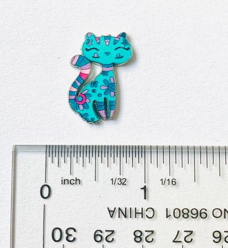 Cat Needle minder, blue Enamel magnet cat, cross stitch or embroidery cat thread keeper, cat gift, dark blue cat image 3