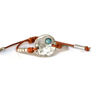 Silver disc bracelet, adjustable leather bracelet for women, sliding knot bracelet, simple jewelry, zamak jewelry, spanish jewelry image 5