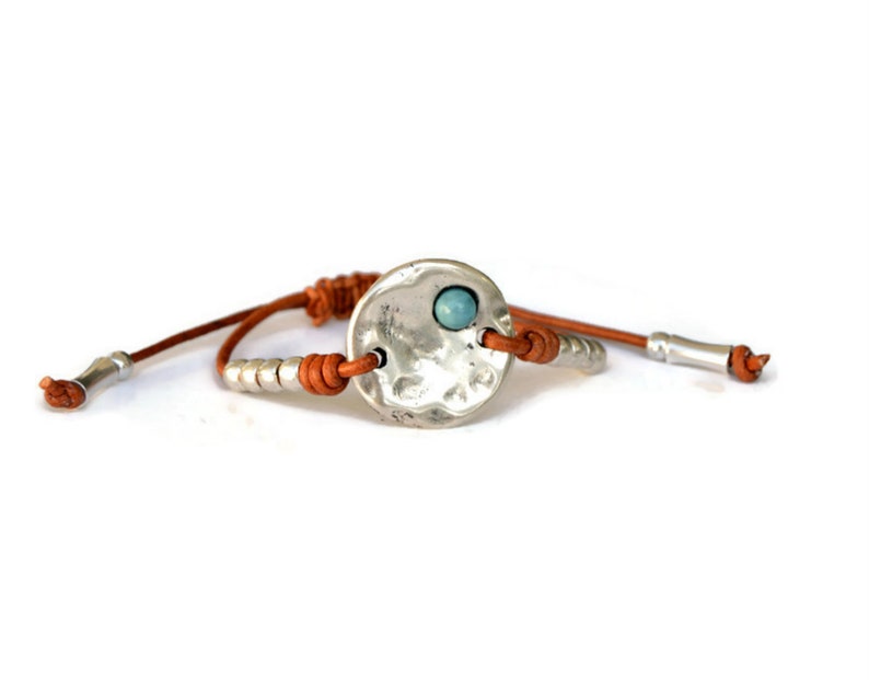 Pulsera con disco plata, pulsera ajustable de cuero para mujer, pulsera con nudo deslizante, joyería sencilla de zamak, joyas españolas imagen 5