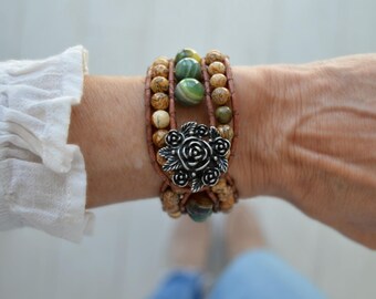 Wikkelarmband met kralen en leer in bohostijl, dikke stenen armband, statement sieraden voor vrouwen, edelsteen kralenarmband, boho cadeau voor haar