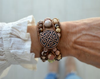 Leren armband natuursteen - roze opaal en Australische jaspis - Spaanse sieraden - ongebruikelijk cadeau voor haar