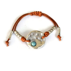 Silver disc bracelet, adjustable leather bracelet for women, sliding knot bracelet, simple jewelry, zamak jewelry, spanish jewelry image 4