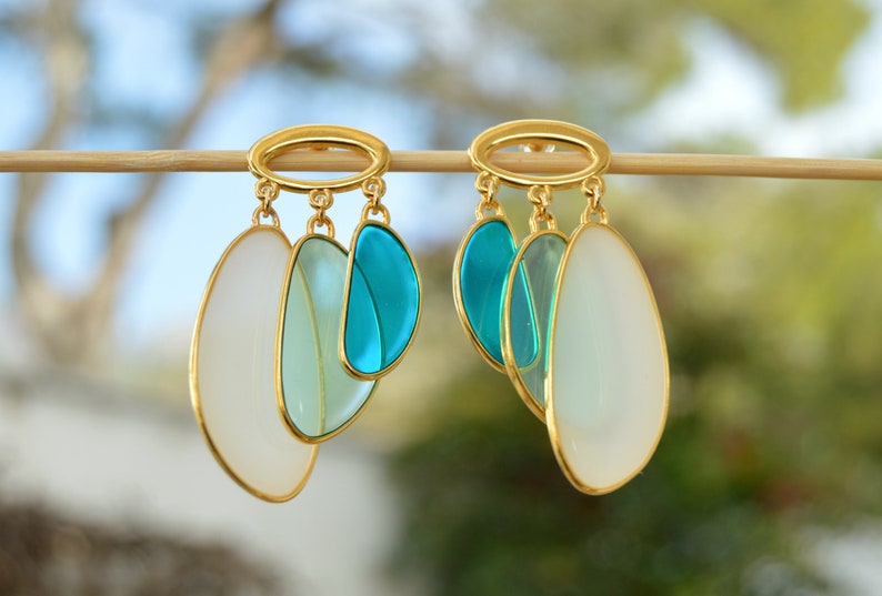 Pendientes largos oro y cristal azul, Pendientes declaración azul cielo, joyas boho, pendientes a capas, joyas españolas, Joyas románticas imagen 1