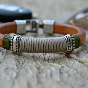 Pulsera Hipster en estilo ibiza, brazalete caballero, pulsera vikinga hombre, joyas hechas a mano, regalo para él, pulsera fiesta