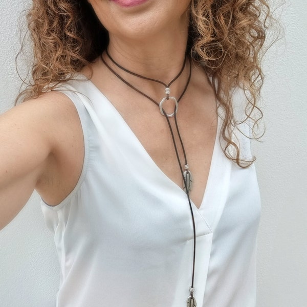 Collier lariat en cuir pour femmes, collier en Y avec pendentif en zamak, bijoux de cowgirl, collier éternité style Ibiza, cadeau pour elle