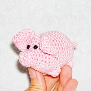 crochet pig amigurumi mini crochet stuffed animal pig kawaii car accessory tiny pig Keychain animal little toy pig car decor gift charm