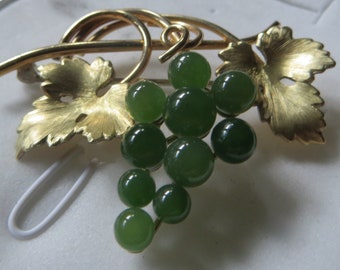 Mint/2 Vintage50s Green jade, jadeite, nephrite Leaf brooches- 1 lot, gold plated over silver base, grapevine, bacchus,