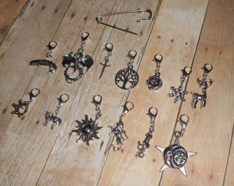 Dragon Show Themed Crochet Stitch Markers // Project Keepers // WIP // Planner Charms // Notebook Clips // Journal Charms // Yarn Charms
