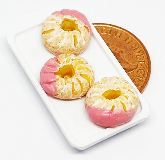Miniature Maison De Poupée 1:12 - Donut à La Fraise Fait Main En Pâte Polymère - Collection Tumdee