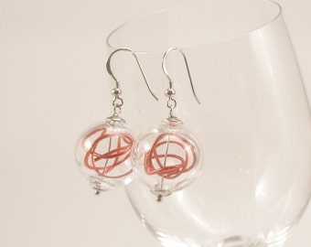 Murano-glasörhängen: Minimalistiskt blåst glas i sterlingsilver