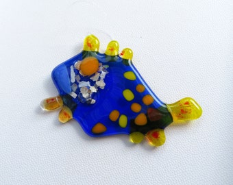 Blue Fish fused glass suncatcher with mica flakes inclusions