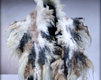 Wild scarf with raw wool fleece