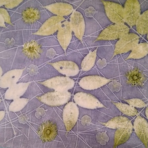 Coton végétal teint avec feuilles et fleurs