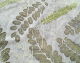 Naturally plant printed used cotton with leaves
