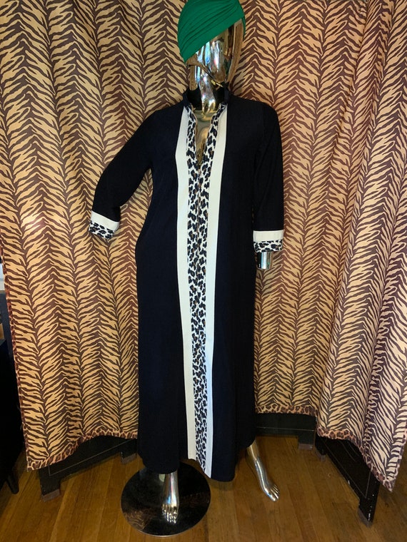 Vintage Leopard print Nightgown velour housedress… - image 5