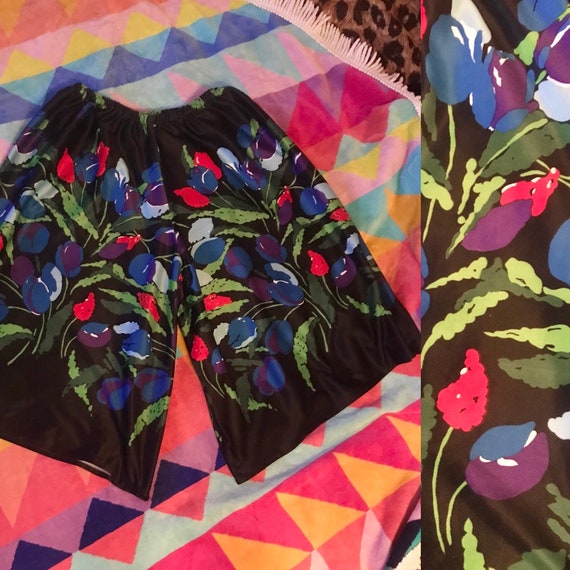 Vintage 70s Floral Shorts - image 1