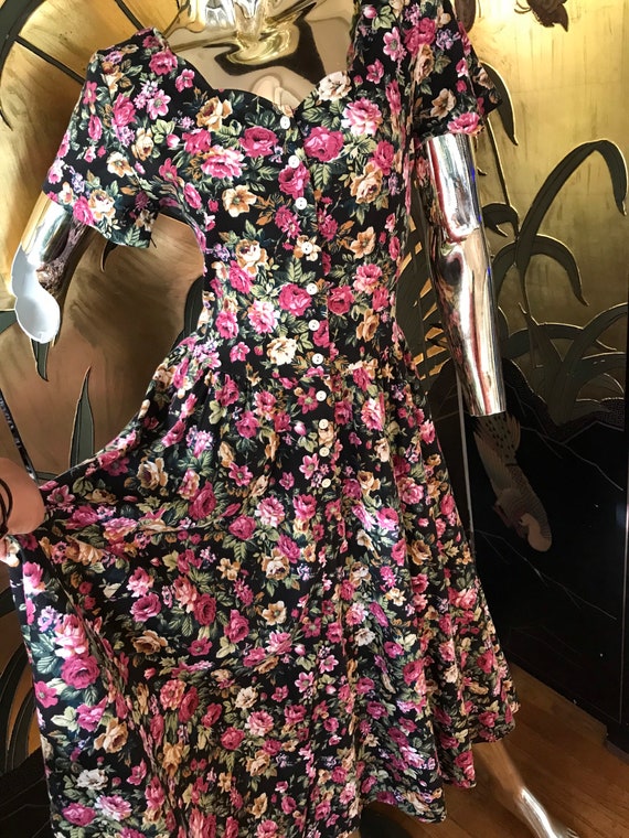 Vintage Floral Dress - image 6