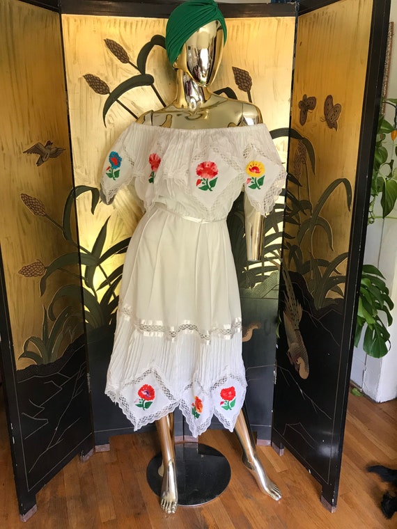 Vintage Embroidered Mexican Dress - image 3