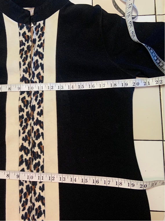 Vintage Leopard print Nightgown velour housedress… - image 9