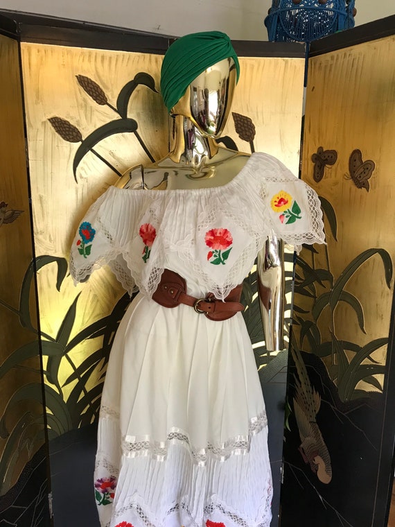Vintage Embroidered Mexican Dress - image 5