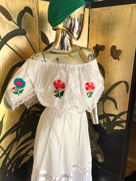 Vintage Embroidered Mexican Dress - image 2