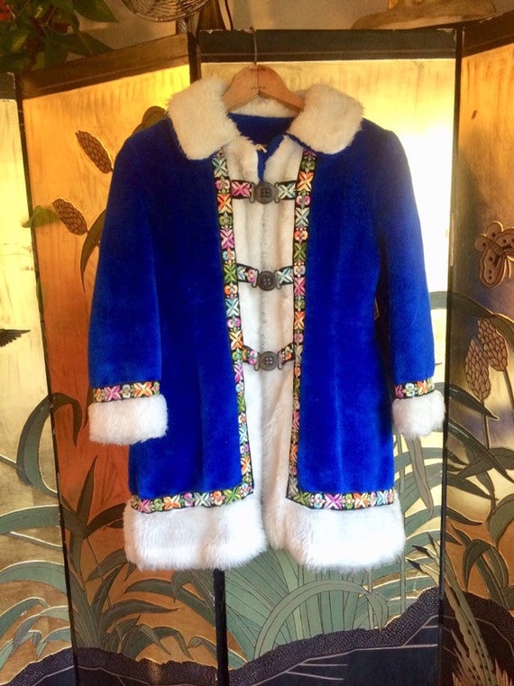 Vintage Princess Coat with embroidery