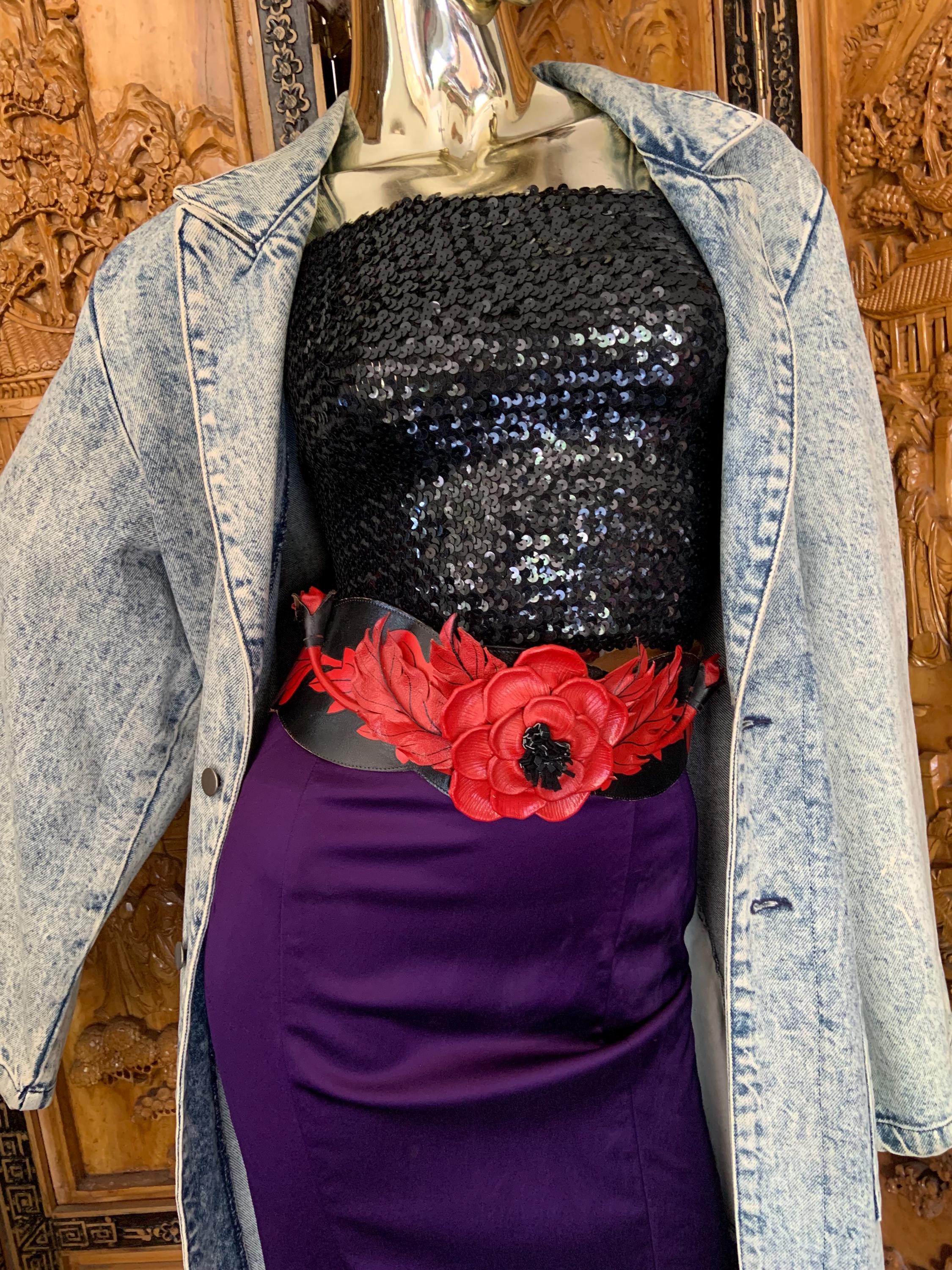 Vintage Embossed 3D Red Rose and Black Statement Leather  display picture 1