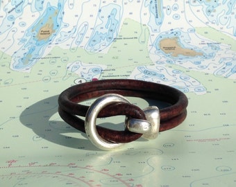 Sailwinds Nautical Bracelet - Jolly Roger Unisex Leather Bracelet for Sailors, Surfers, Kayakers and Other Ocean Sports & Beach Enthusiasts