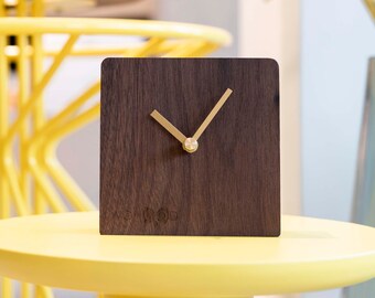 WOTIME | Clock | Standing Clock |  Walnut wood | Oil Finish | 10,5x10,5x3,5cm.