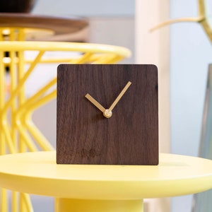 WOTIME Clock Standing Clock Walnut wood Oil Finish 10,5x10,5x3,5cm. image 1