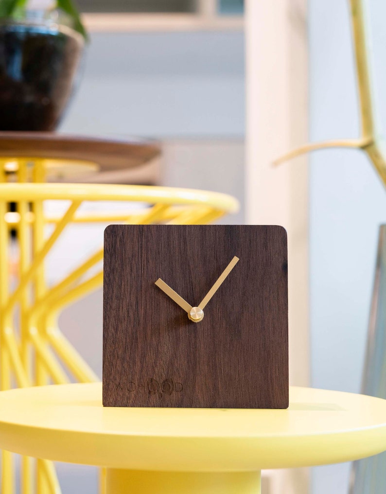 WOTIME Clock Standing Clock Walnut wood Oil Finish 10,5x10,5x3,5cm. image 1