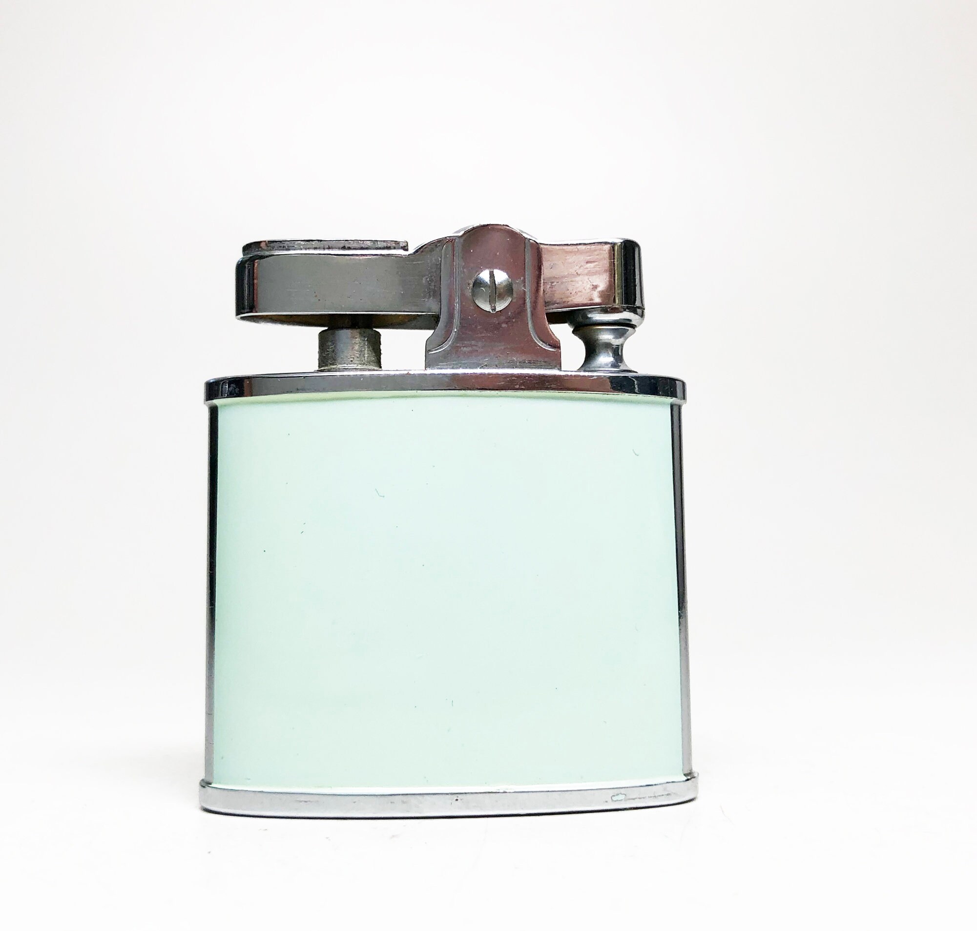 VINTAGE FISHING LIGHTER Working 1950s Old Antique Manor Enamel