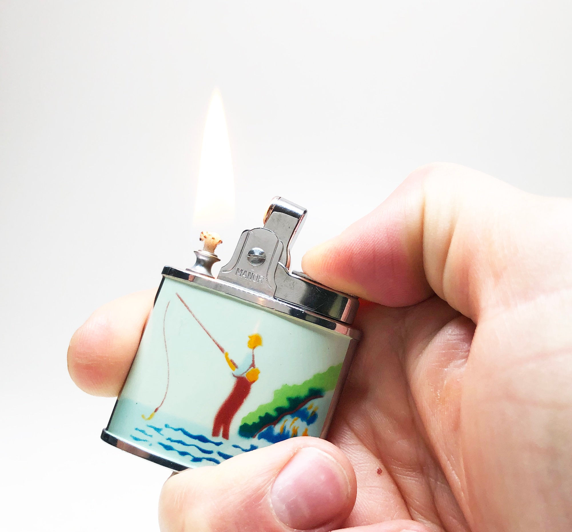 VINTAGE FISHING LIGHTER Working 1950s Old Antique Manor Enamel