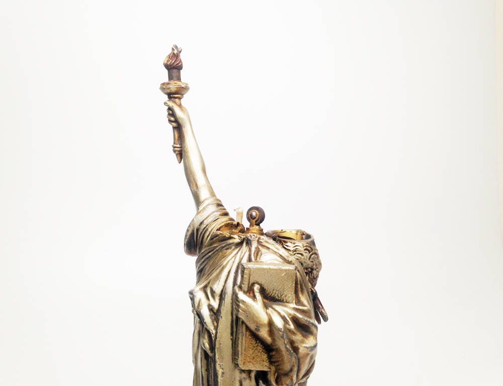 Antique Statue of Liberty Lighter Working Antique 1930's Marble Ash