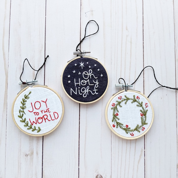 Weihnachtsornament Stickmuster // Kranz/ Oh, heilige Nacht / Freude der Welt