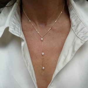 Gold pearl lariat necklace, Bridal necklace, Freshwater pearl necklace, Bridal pearl necklace, Delicate necklace, June Birthstone