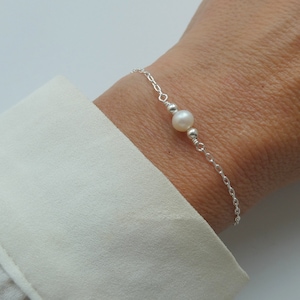 Freshwater pearl bracelet, Sterling Silver pearl bracelet, June birthstone gift, Pearl bridesmaid bracelet, Bridal pearl bracelet gift